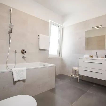 X Modern Family Villa Orasac