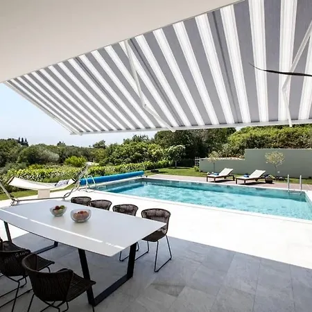 펜션 X Modern Family Villa Orasac